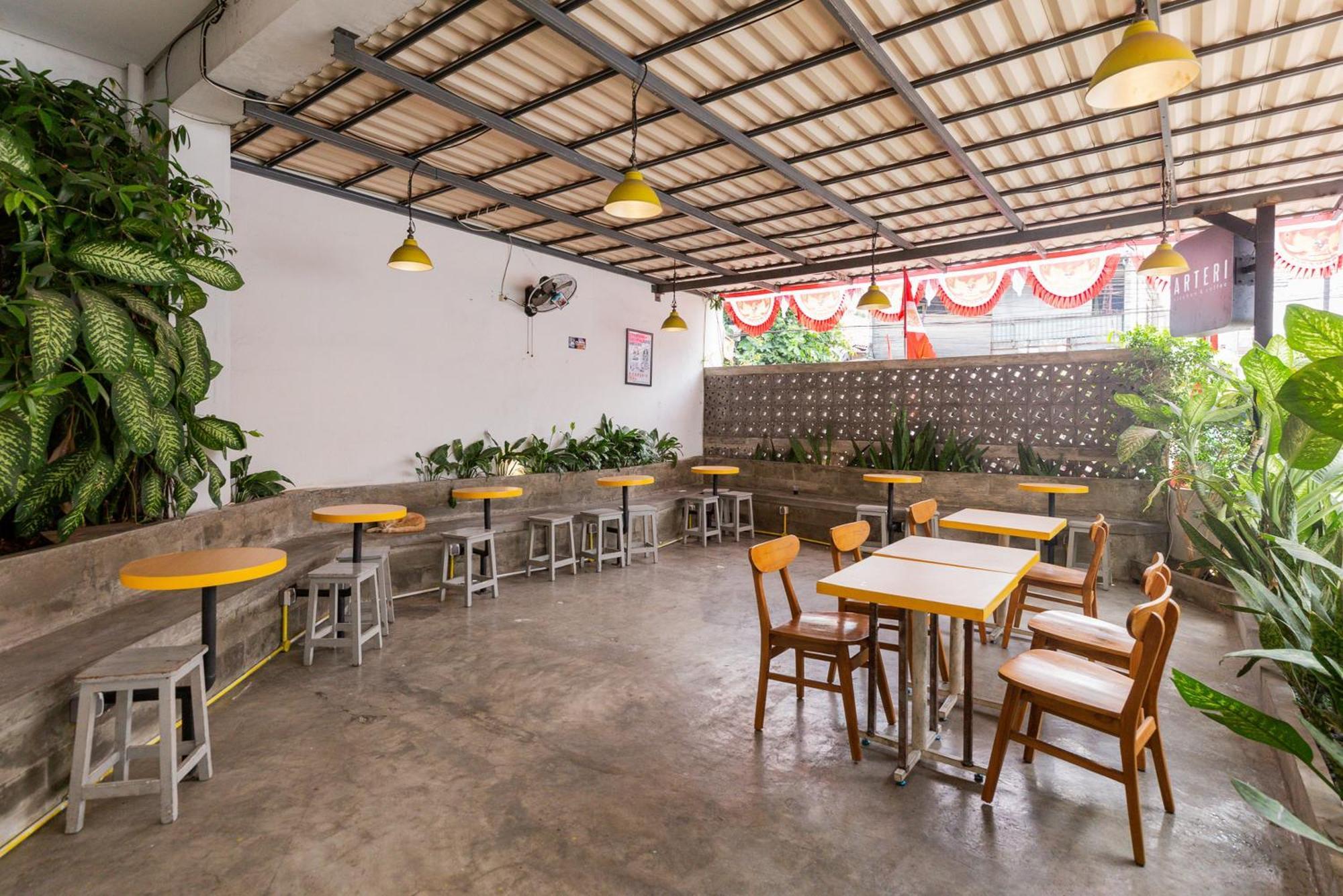 Reddoorz Plus Syariah Near Mall Pondok Indah Jakarta Exterior photo